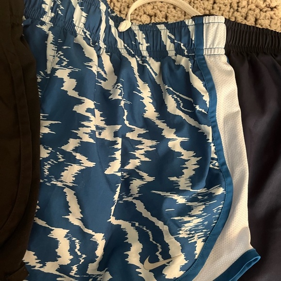 Nike Dri-Fit Tempo shorts lot size medium - Picture 3 of 7